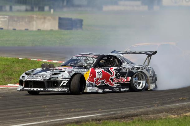 Mad Mike Wins Round 2 of D1NZ in Seibon Carbon MadBul RX7